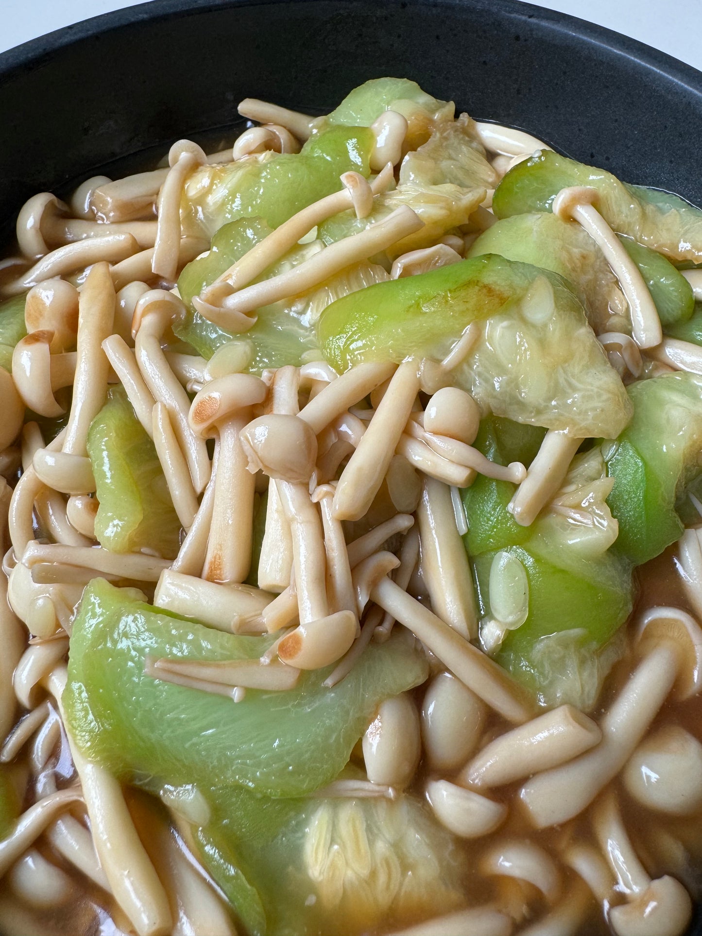 Stir Fried Gourd with Shimeji Mushroom